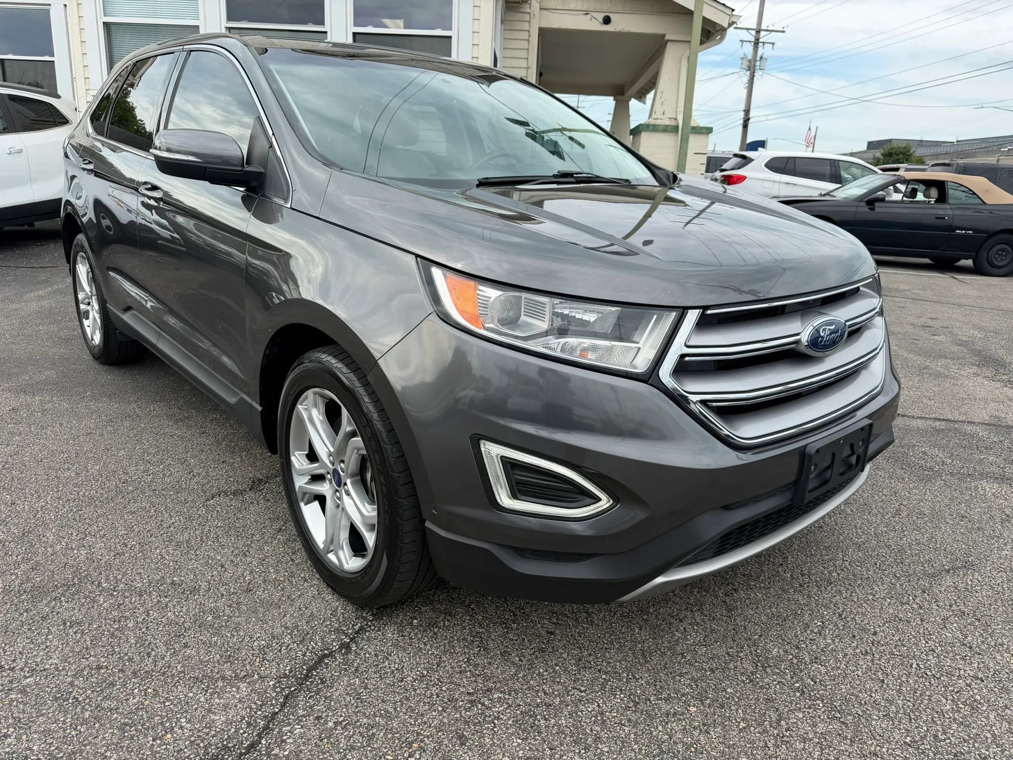 Used 2018 Ford Edge Titanium AWD/4WD image 5