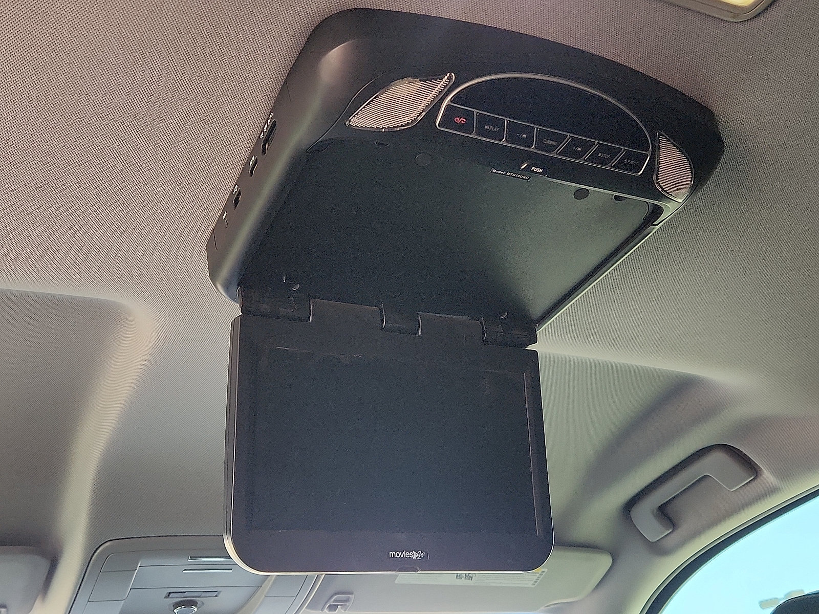 Used 2018 Chevrolet Suburban LT RWD image 13