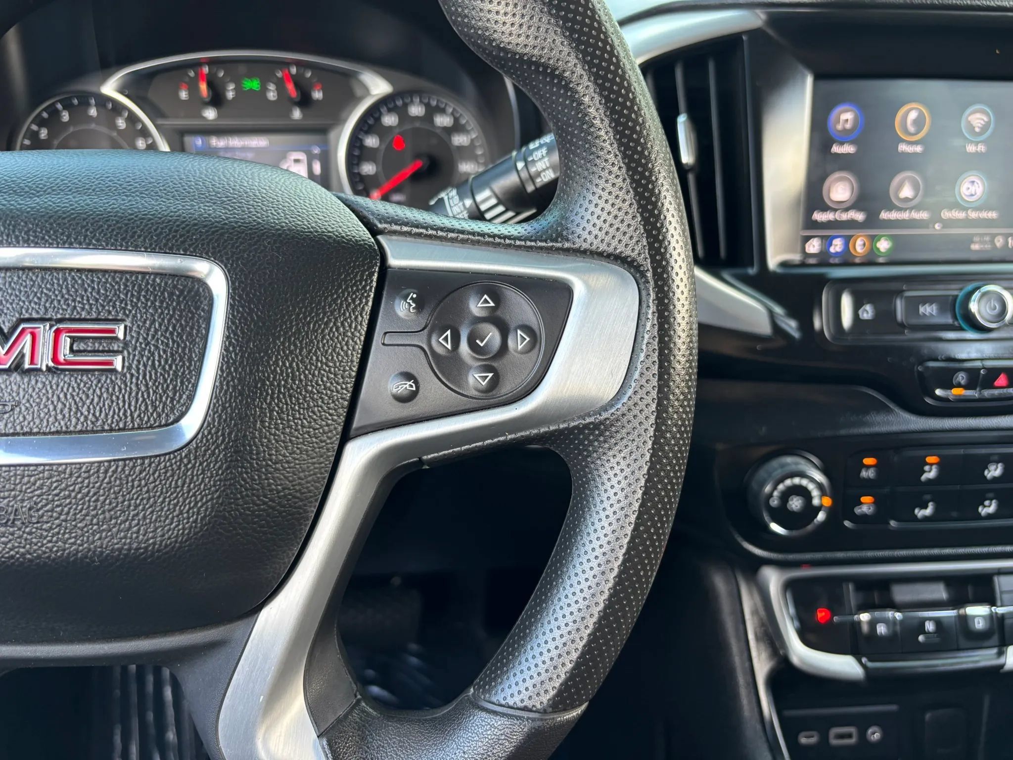 Used 2023 GMC Terrain SLE FWD image 18