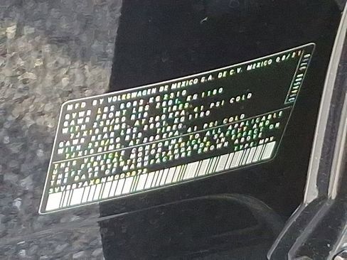 Used 2022 Volkswagen Tiguan SE R-Line image 28