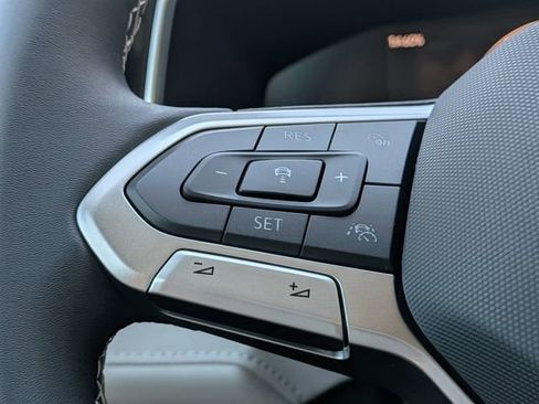 New 2026 Volkswagen Taos SE image 29