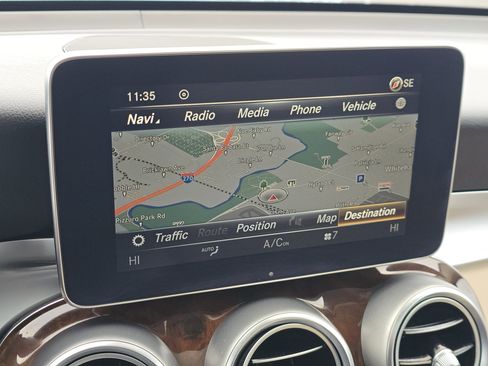 Used 2018 Mercedes-Benz GLC 300 4MATIC image 10