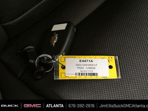 Used 2025 Chevrolet Trax ACTIV w/ Sunroof Package FWD image 34