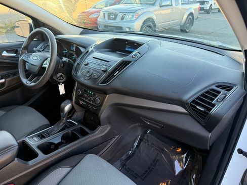 Used 2018 Ford Escape SE FWD image 18
