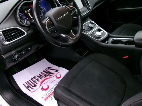 Used 2016 Chrysler 200 Limited w/ Convenience Group FWD image 12