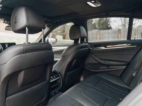 Used 2019 BMW 530i xDrive w/ Convenience Package image 25