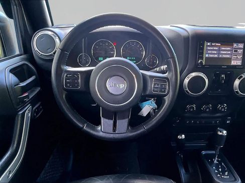 Used 2018 Jeep Wrangler Unlimited Rubicon w/ Connectivity Group AWD/4WD image 6