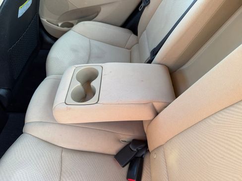 Used 2013 Hyundai Elantra GLS w/ Preferred Pkg image 23