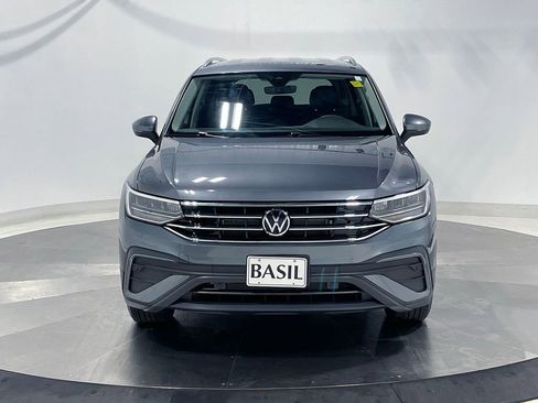 Used 2024 Volkswagen Tiguan SE AWD/4WD image 9