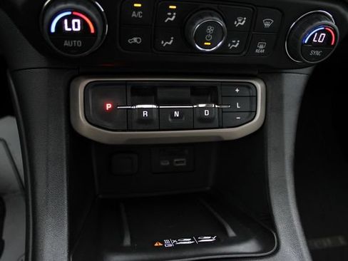 Used 2023 GMC Acadia Denali w/ Denali Ultimate Package AWD/4WD image 20