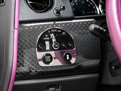 Used 2023 Rolls-Royce Cullinan Black Badge w/ Dark Exterior Package image 19