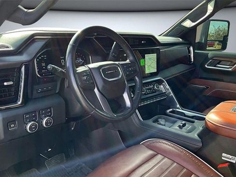 Used 2025 GMC Sierra 2500 Denali Ultimate image 18
