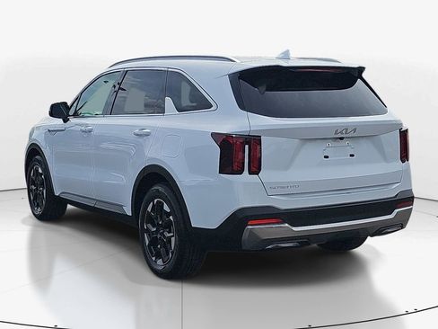 Used 2024 Kia Sorento S FWD image 8