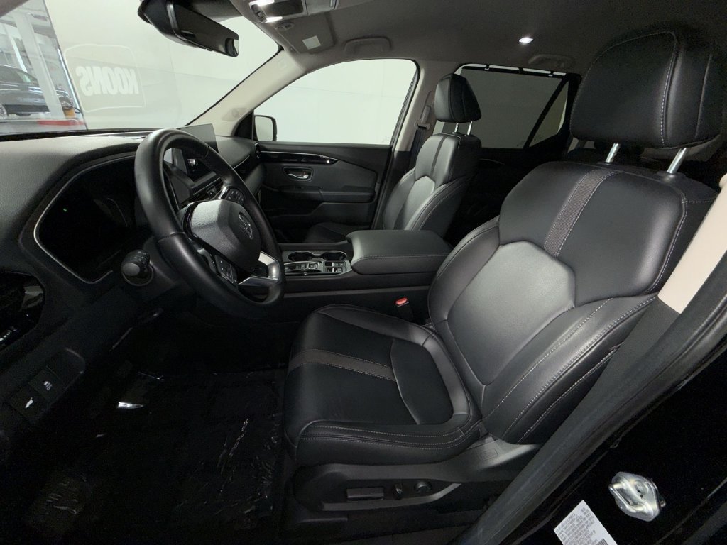 Used 2025 Honda Pilot EX-L image 13
