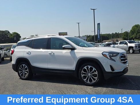 Used 2020 GMC Terrain SLT w/ Preferred Package FWD image 2