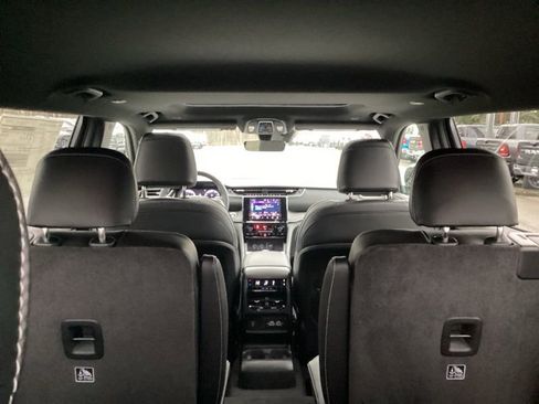 New 2025 Jeep Grand Cherokee L Altitude image 16