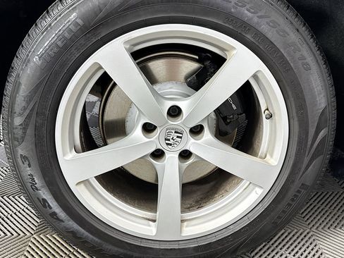 Used 2021 Porsche Macan image 32