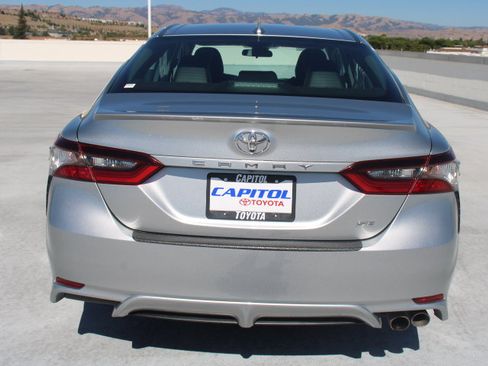 Used 2023 Toyota Camry SE FWD image 4