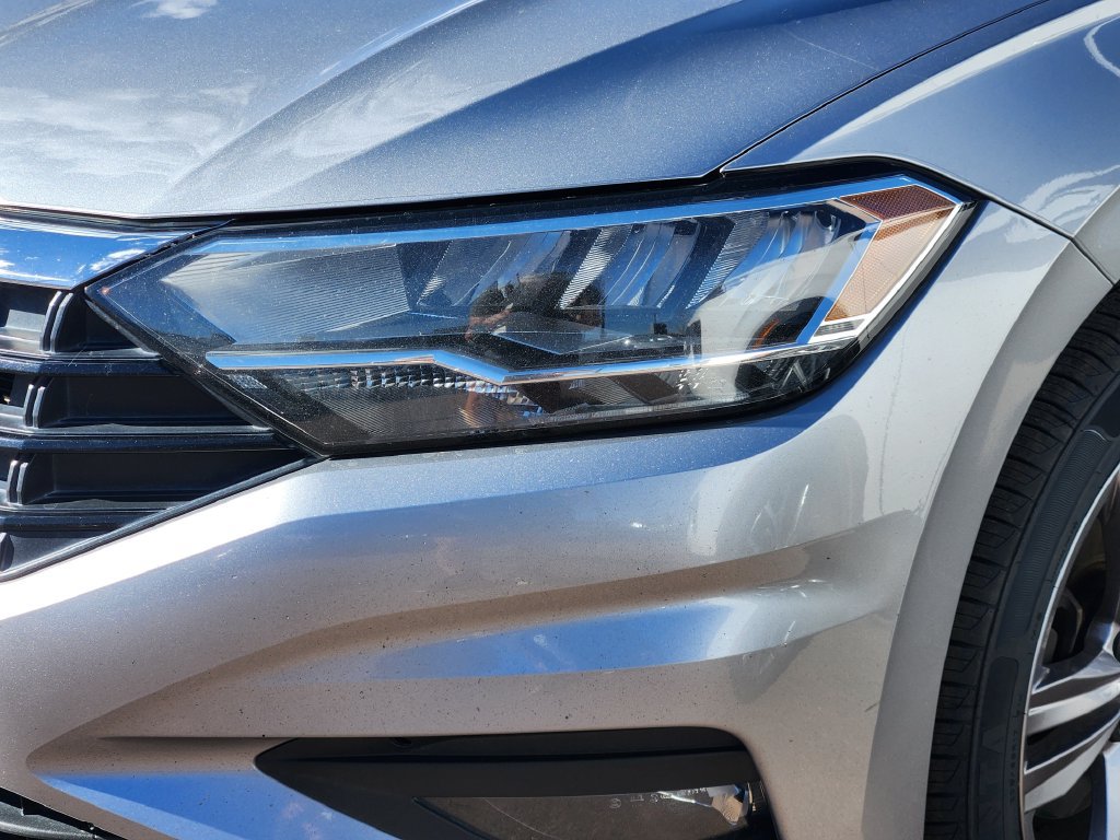 Used 2019 Volkswagen Jetta R-Line w/ R-Line Cold Weather Package FWD image 8