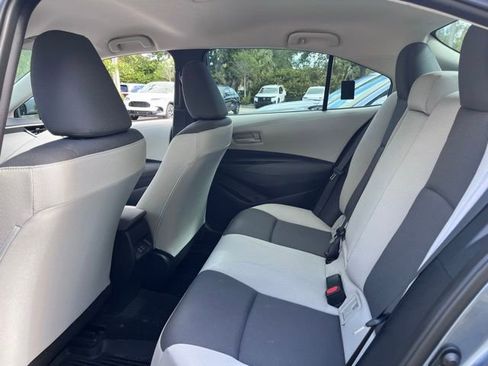 Used 2025 Toyota Corolla LE image 9