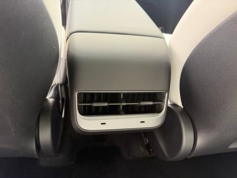 Used 2023 Tesla Model Y Long Range AWD/4WD image 17