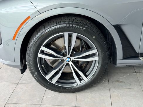 Used 2026 BMW X7 xDrive40i w/ M Sport Package AWD/4WD image 11