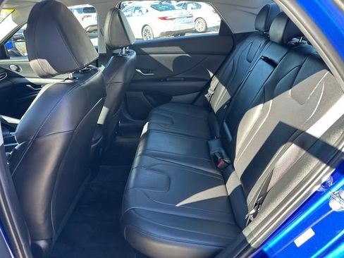 Used 2023 Hyundai Elantra Limited image 15