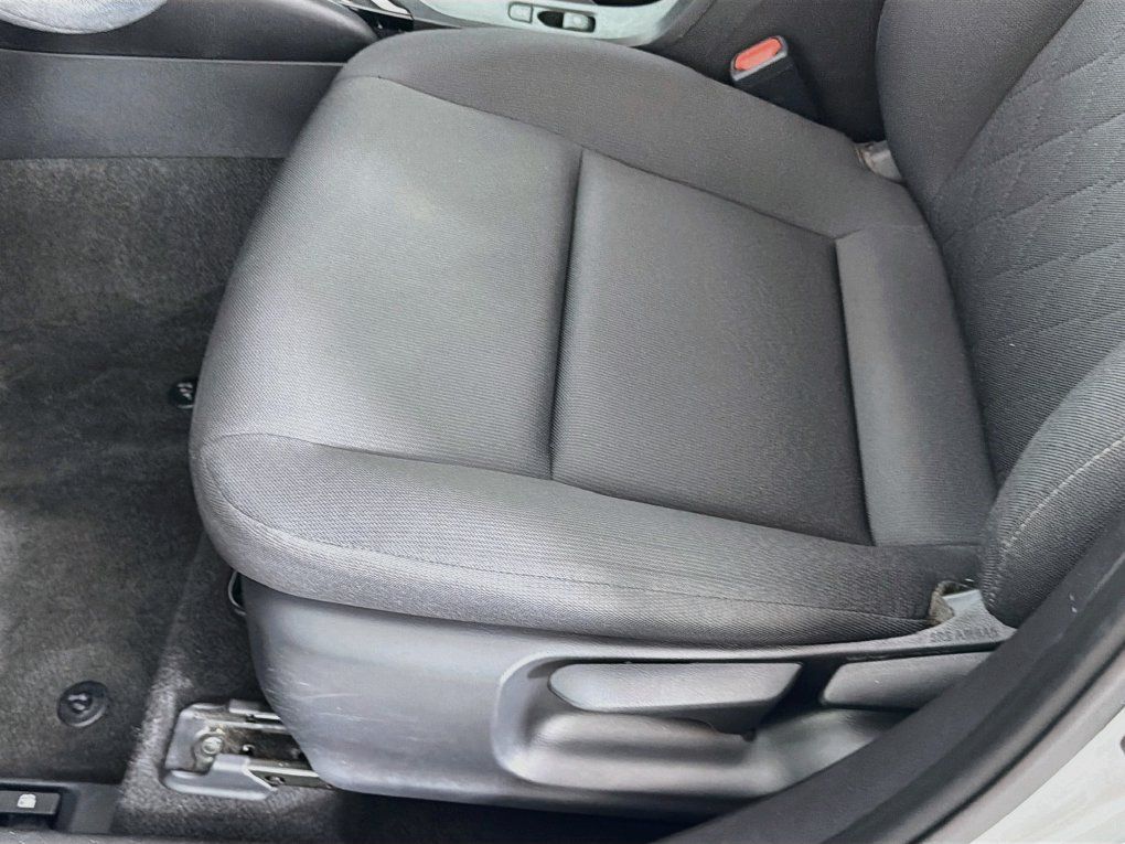 Used 2024 Toyota Corolla LE FWD image 24