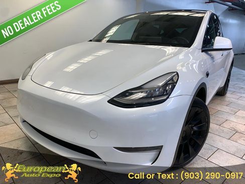 Used 2022 Tesla Model Y Long Range AWD/4WD image 1