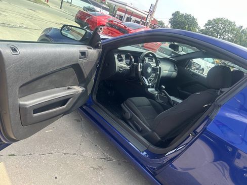 Used 2013 Ford Mustang GT RWD image 13