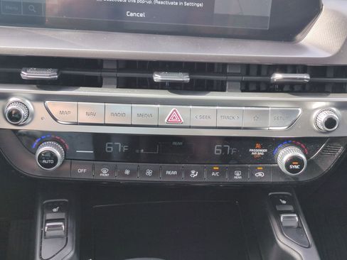 Certified 2023 Kia Telluride S w/ S Sunroof Package AWD/4WD image 21