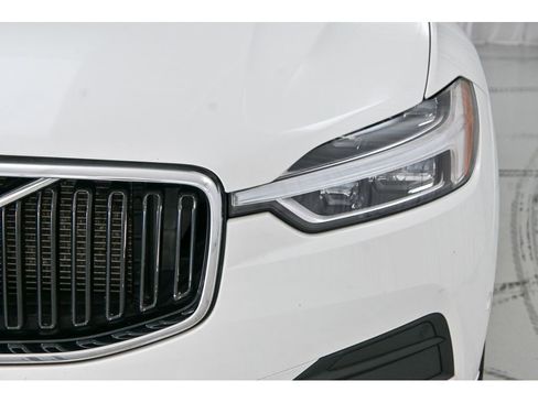 Used 2018 Volvo XC60 T6 Momentum w/ Vision Package image 23