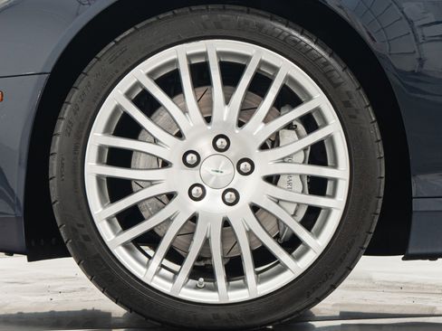 Used 2011 Aston Martin DB9 Volante RWD image 10