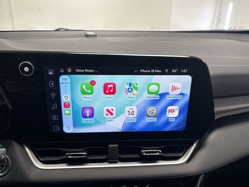 Used 2025 Chevrolet Equinox LT w/ Convenience Package II image 39