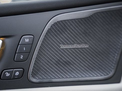 New 2026 Volvo XC60 B5 Ultra w/ Protection Package Premier image 39