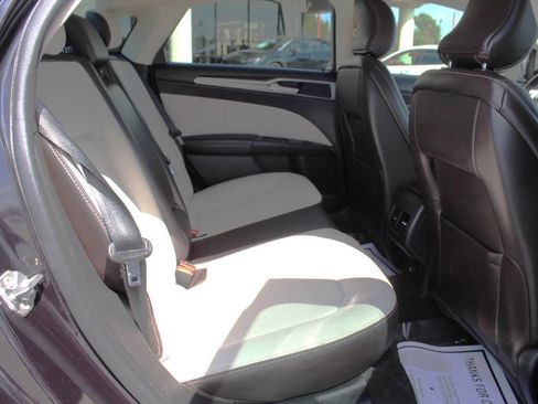 Used 2019 Ford Fusion SE w/ Equipment Group 151A image 11