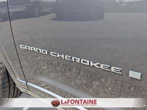 Certified 2022 Jeep Grand Cherokee Overland AWD/4WD image 10