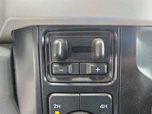 Used 2025 Ford F350 XLT w/ FX4 Off-Road Package image 24