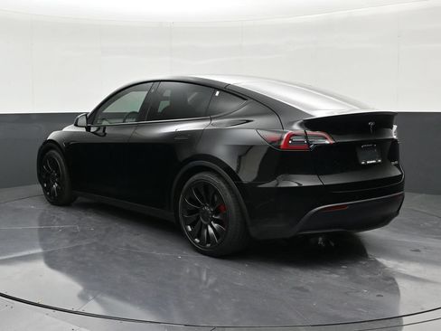 Used 2022 Tesla Model Y Performance AWD/4WD image 3