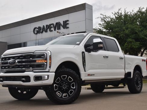 Used 2024 Ford F250 Platinum image 2