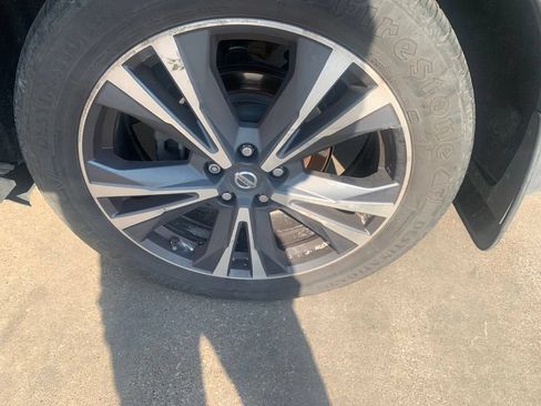 Used 2017 Nissan Pathfinder Platinum FWD image 6