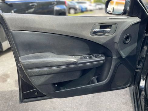 Used 2013 Dodge Charger SE RWD image 30