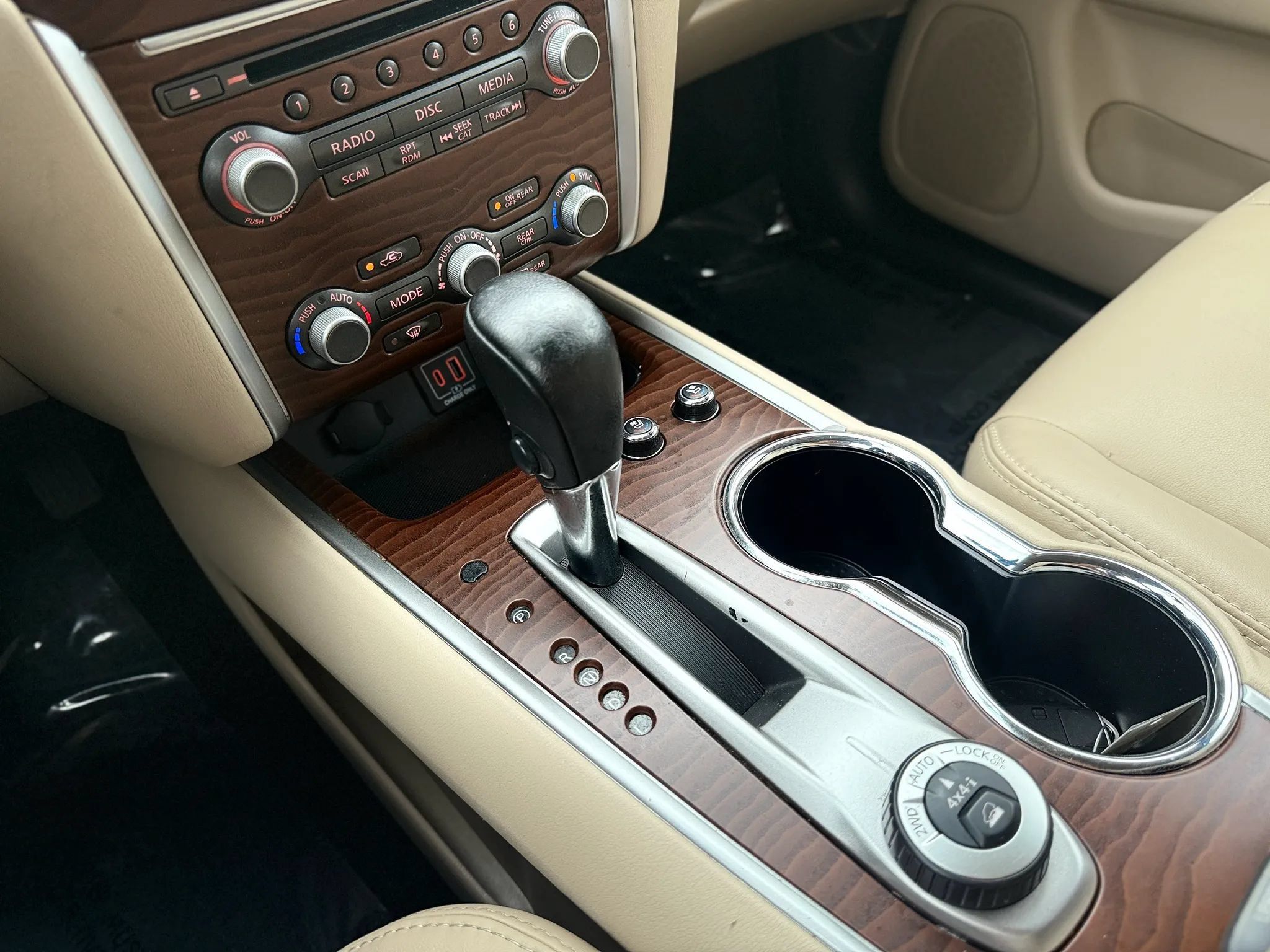 Used 2020 Nissan Pathfinder Platinum AWD/4WD image 42