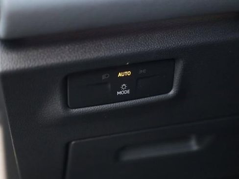 New 2026 Volkswagen Tiguan SE R-Line image 12