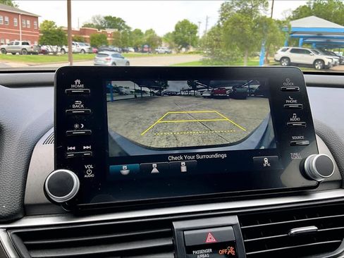 Used 2019 Honda Accord EX image 26