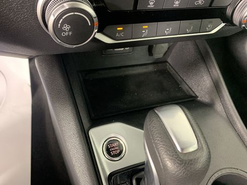 Used 2025 Nissan Altima 2.5 SV FWD image 17