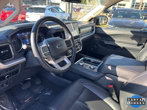 Used 2024 Ford Expedition XLT image 4