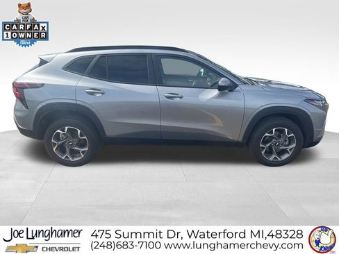 Certified 2024 Chevrolet Trax LT w/ Driver Confidence Package FWD image 2