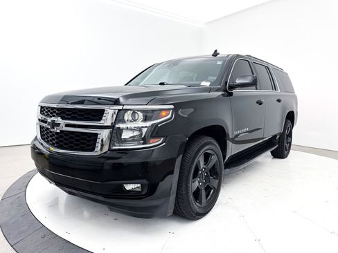 Used 2017 Chevrolet Suburban LT w/ Luxury Package image 15