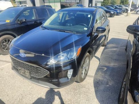 Used 2022 Ford Escape SEL w/ Technology Package FWD image 4